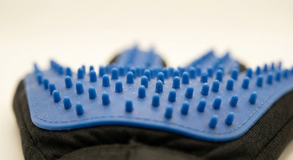 Whisker Care™ Pet Grooming Glove